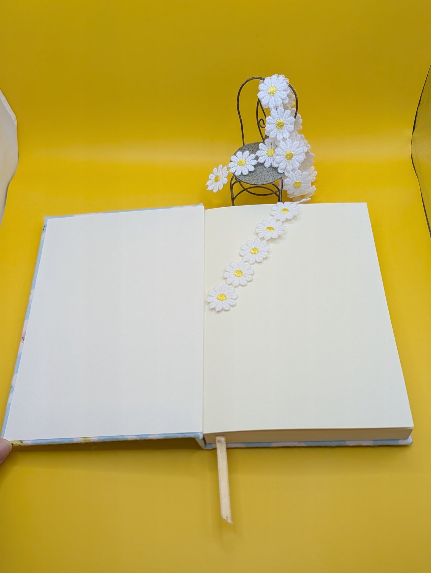 Happy Daisies on Turquoise Background - Handmade Fabric Journal