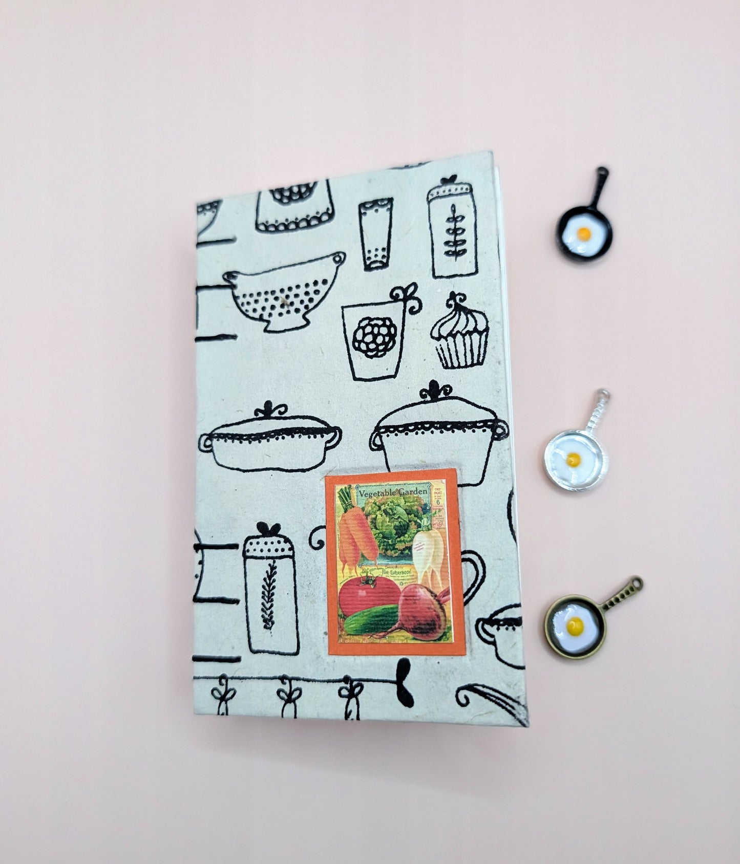 Utensils Print with a cute veggies image - Mini Sketchbook - French Stitch