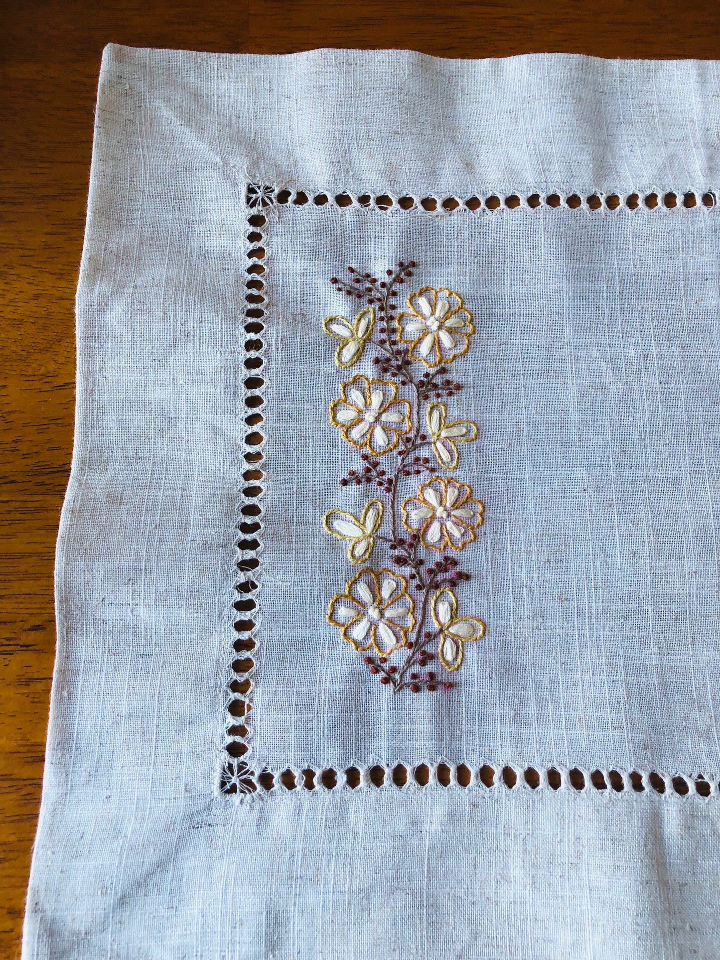 Small Table Runner - Floral and Vines